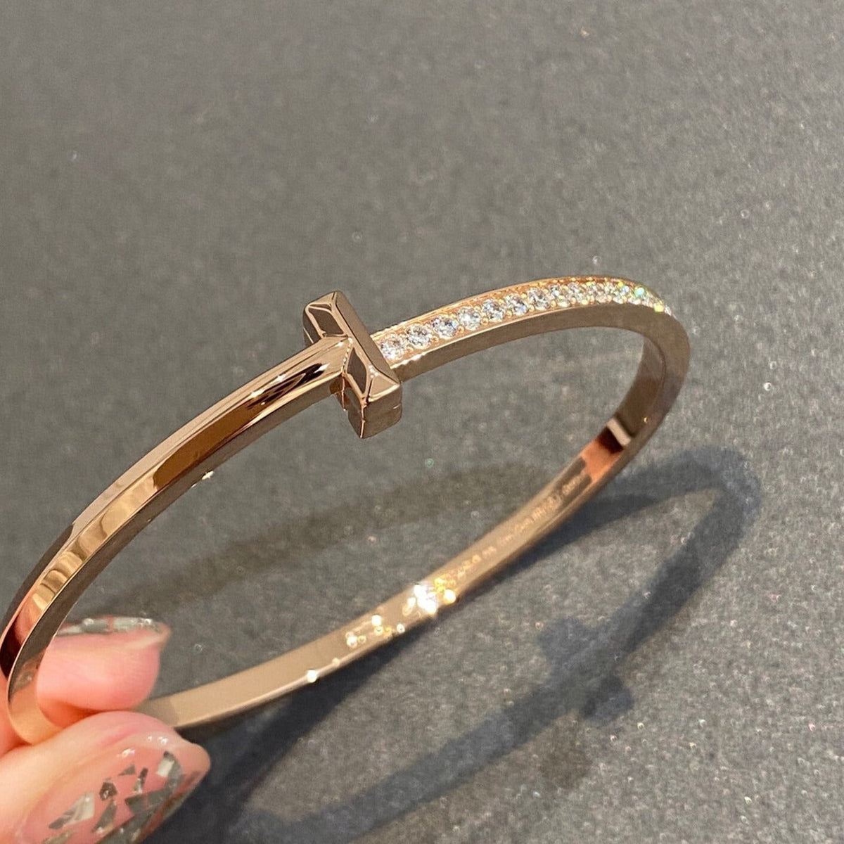 TIFFANY NARROW T1 HINGED BANGLE DIAMOND PINK GOLD