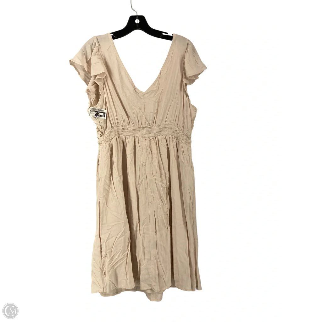 Dress Casual Short By Maurices In Cream, Size: M