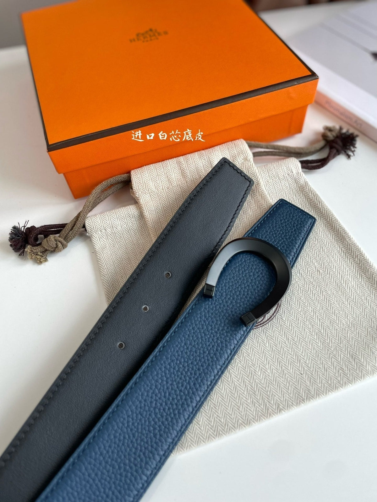 HERMES LUCK BELT BUCKLE & REVERSIBLE BLACK AND NAVY BLUE LEATHER STRAP 38MM