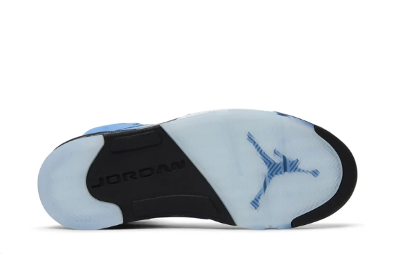 Air Jordan 5 Retro SE 'UNC' Sneakers
