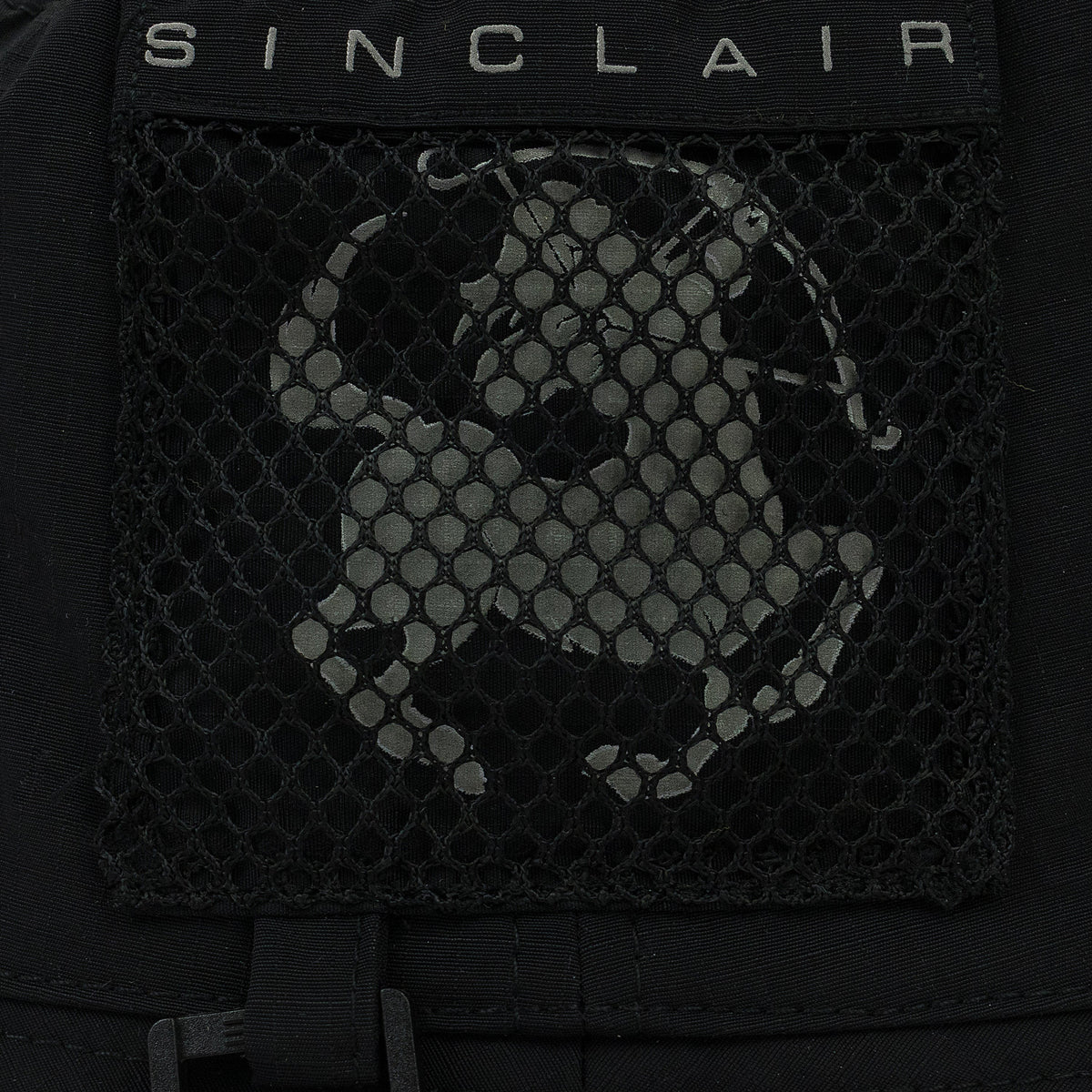BLACK MESH POCKET BUCKET HAT