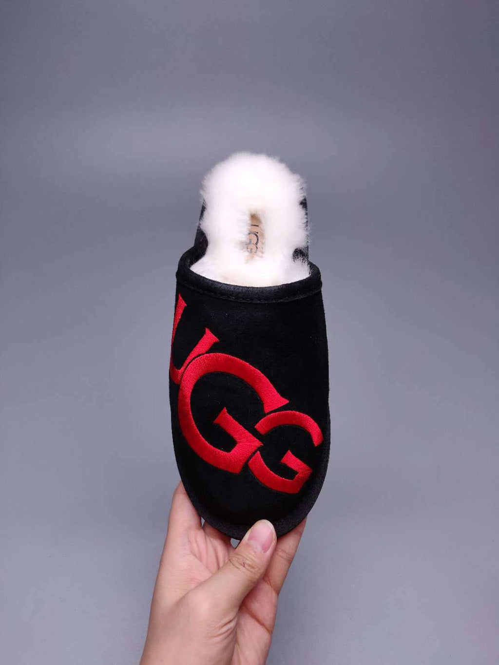 Black G-Logo Indoor Slippers — New Arrival | In Stock