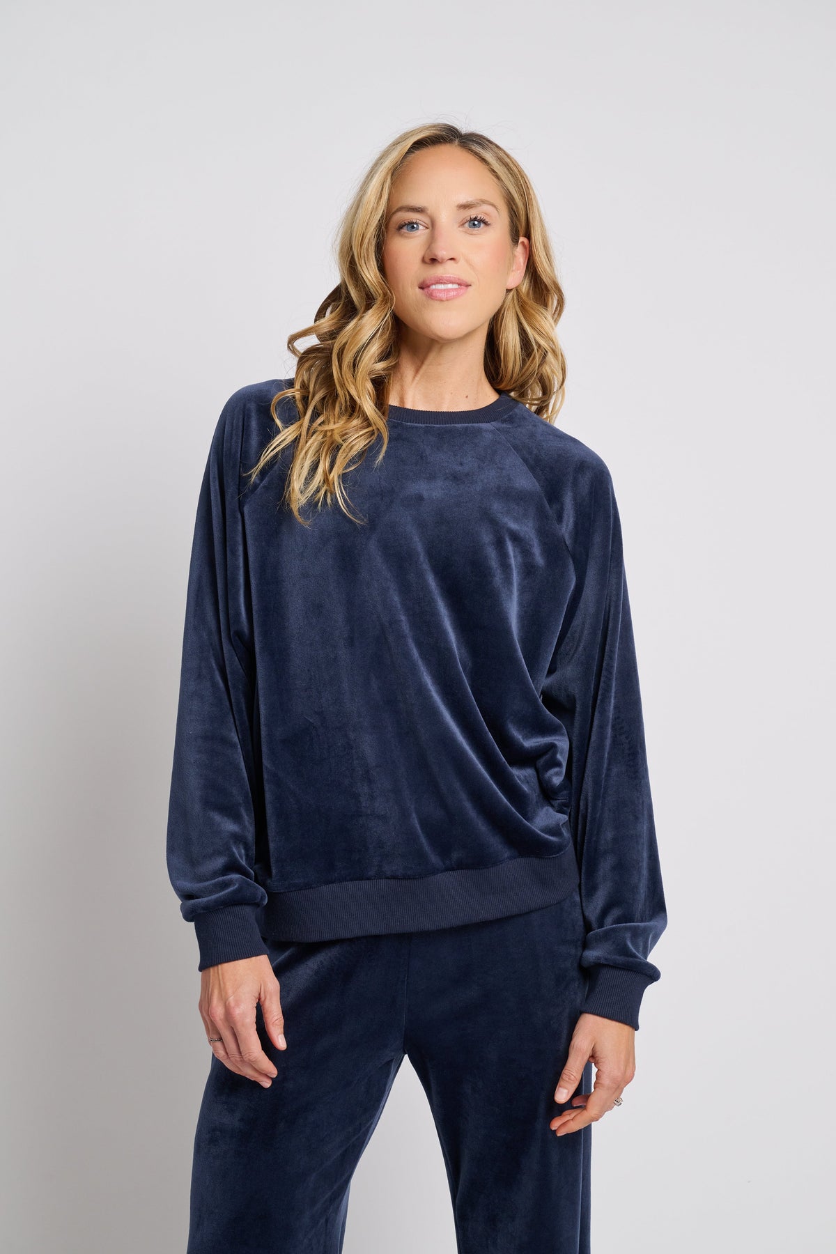 JOY VELOUR CREWNECK