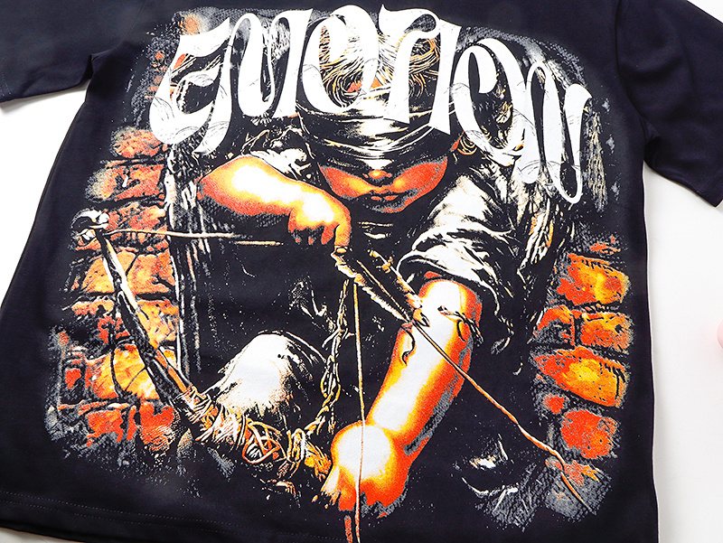 MIXED EMOTION Warrior Graphic T-Shirt