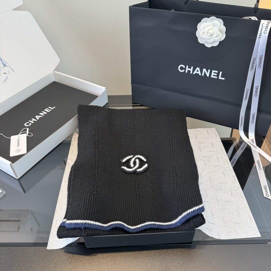 Chanel Logo Trim Knitted Scarf