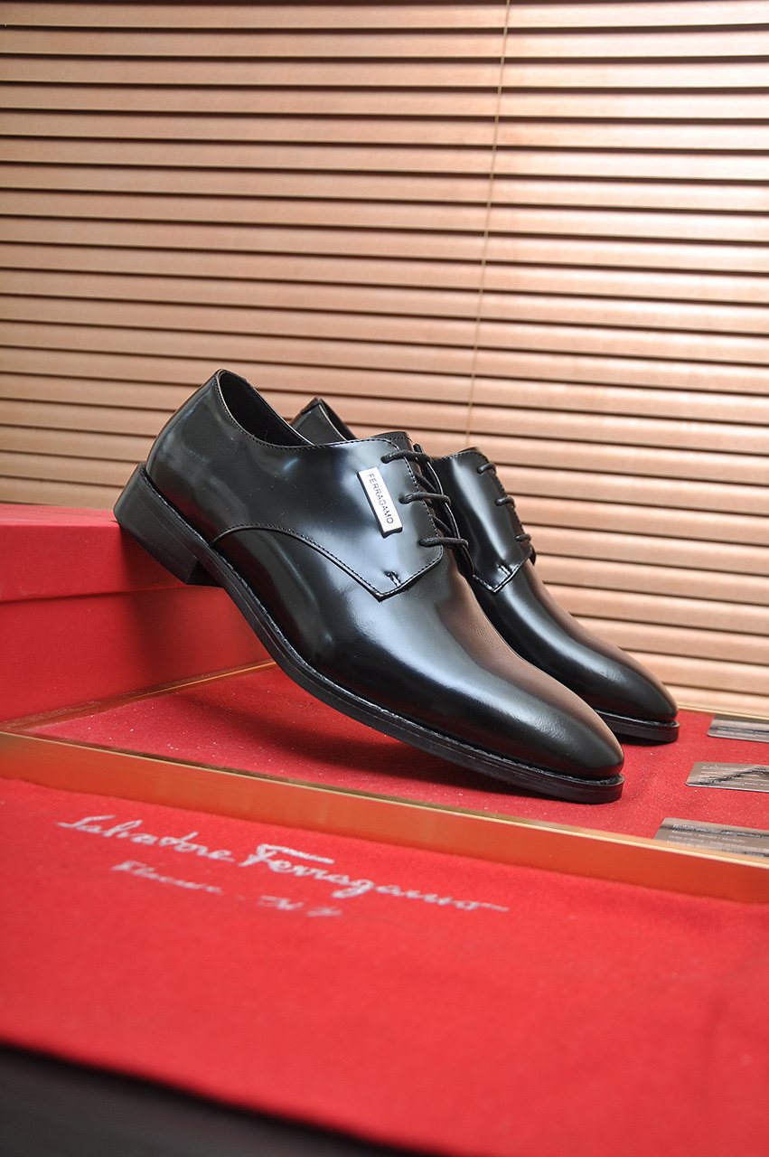 Salvatore Ferragamo Leather Lace-Up Dress Shoes