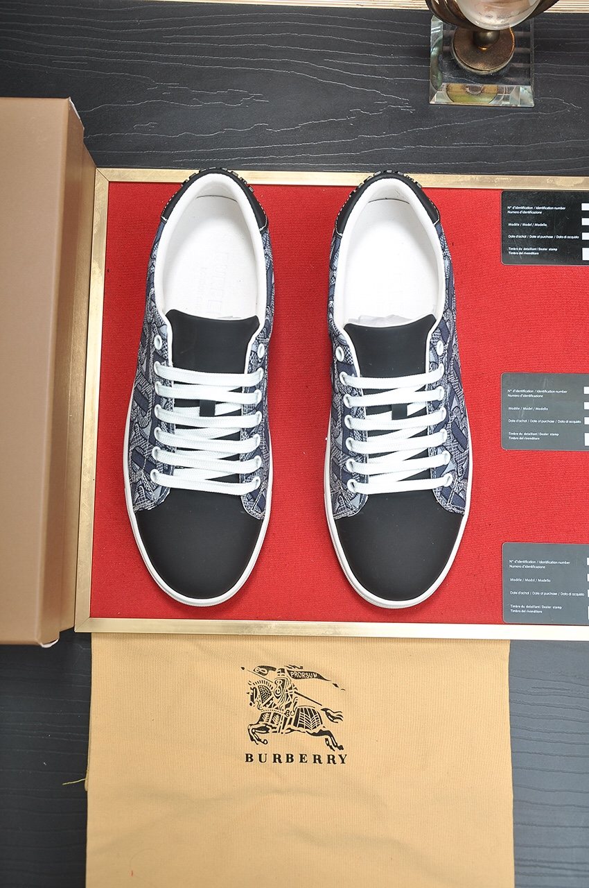 Burberry Patterned Low-Top Sneakers