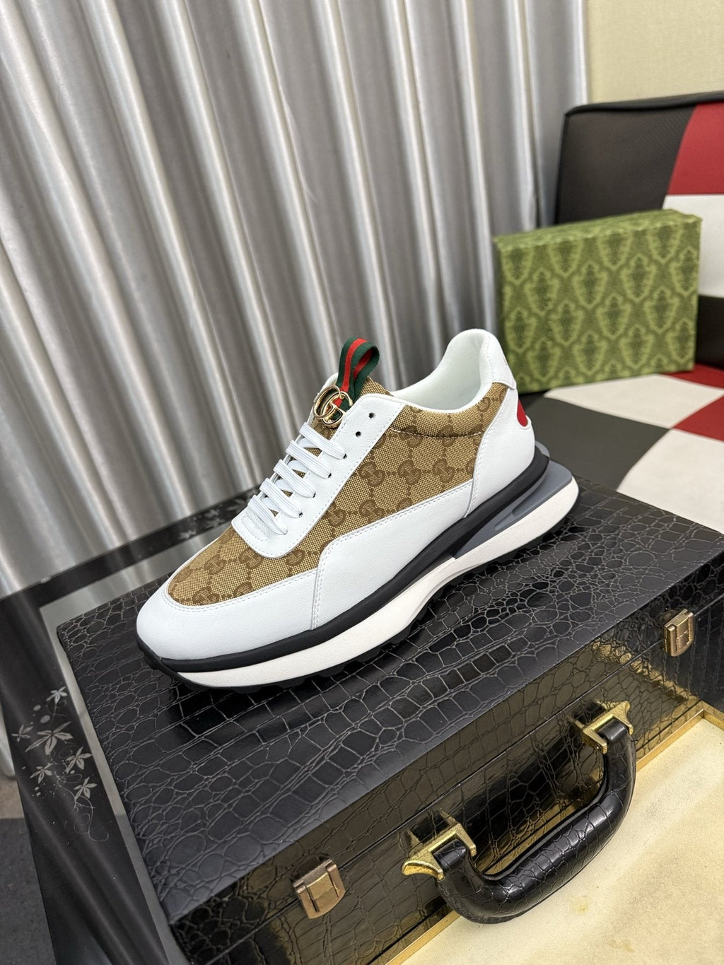 Gucci Men's Patterned Panel Low-Top Sneakers - Lace-Up Closure